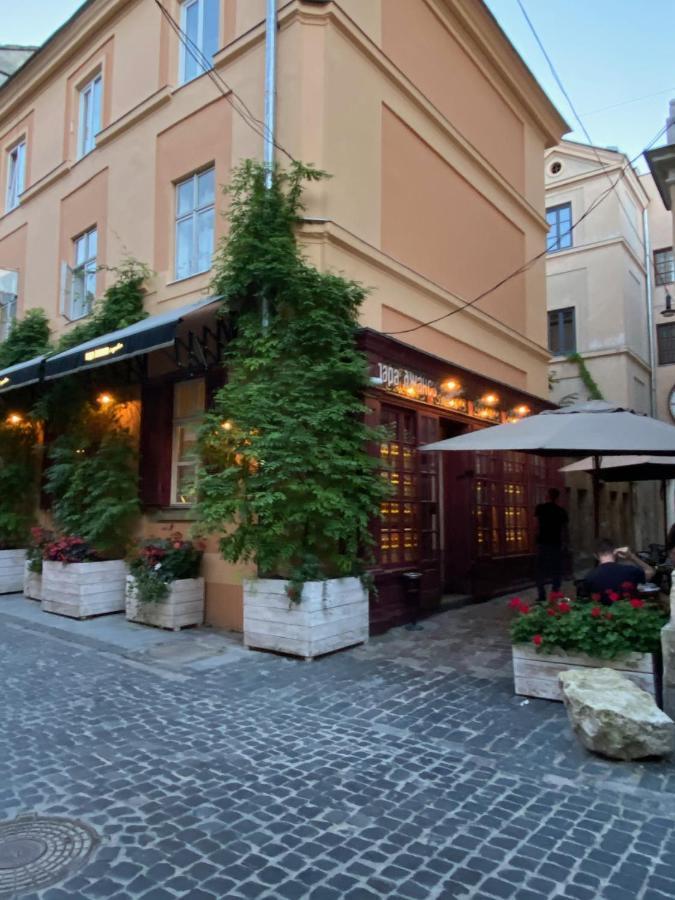 В Центрі Біля Ратуші Вулиця Площа Ринок 11 Lviv Extérieur photo
