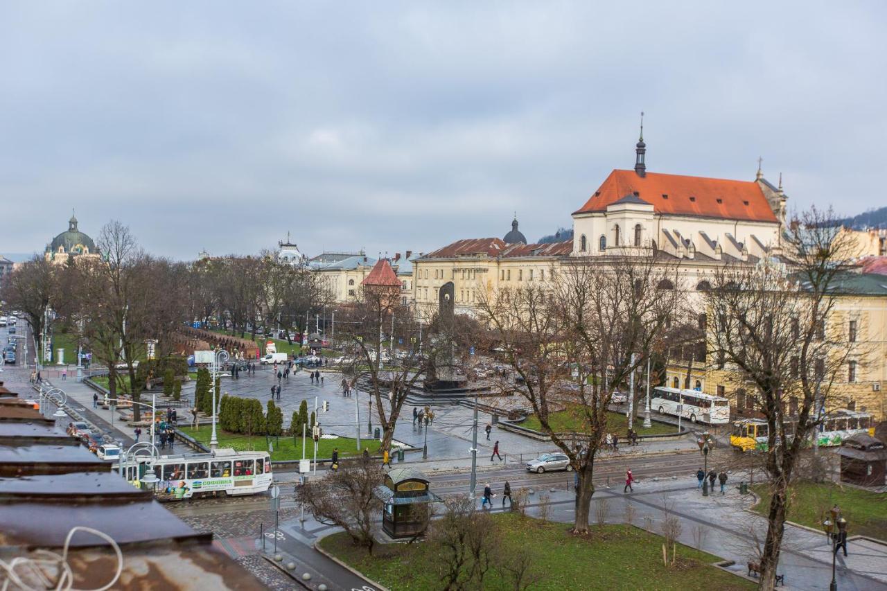 В Центрі Біля Ратуші Вулиця Площа Ринок 11 Lviv Extérieur photo