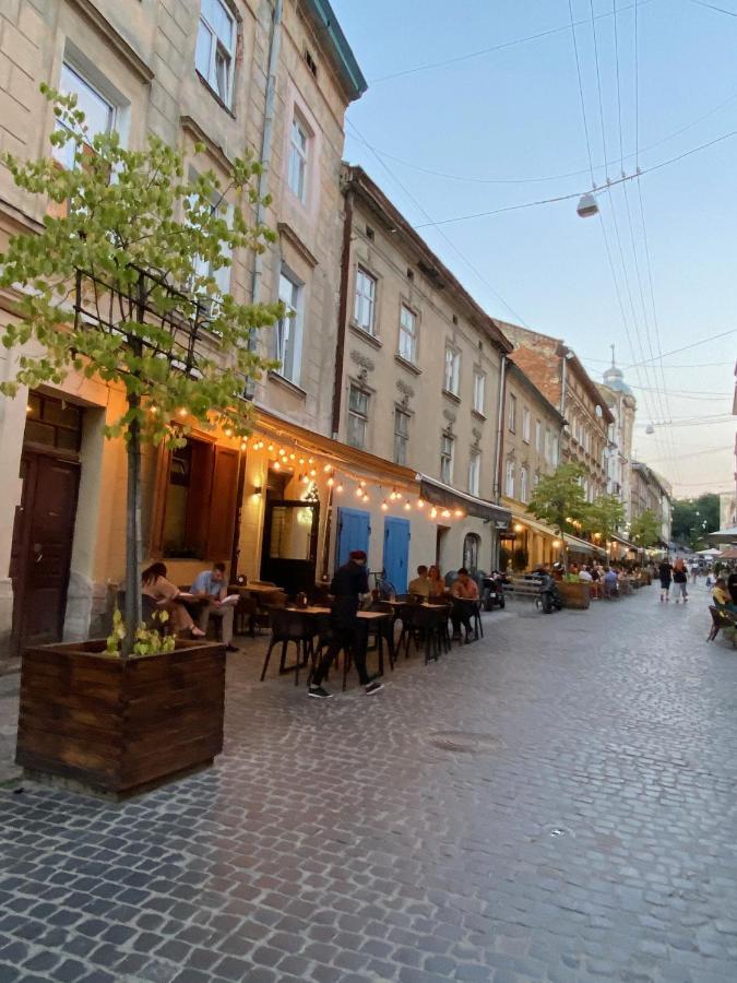 В Центрі Біля Ратуші Вулиця Площа Ринок 11 Lviv Extérieur photo