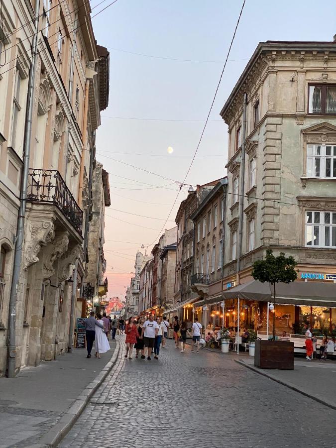 В Центрі Біля Ратуші Вулиця Площа Ринок 11 Lviv Extérieur photo